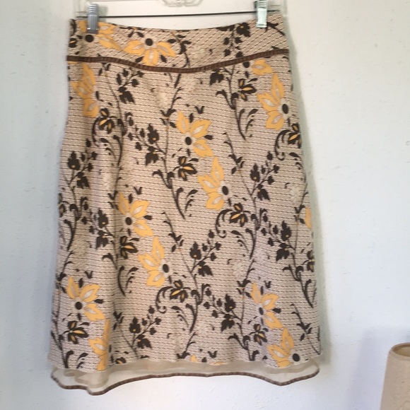 Floral skirt tan 100%silk - Picture 4 of 7